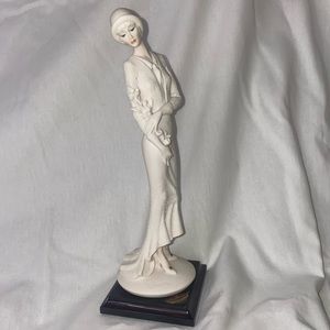 Armani ‘Lady with Flowers’ traditional Italian bridesmaid gift